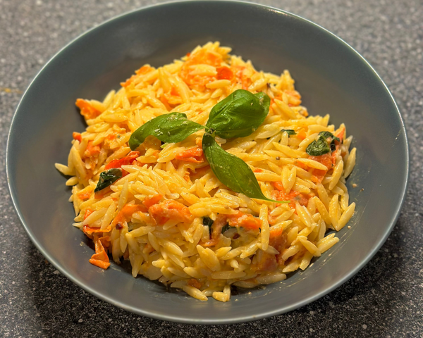 Orzo med Tomat og Basilikum